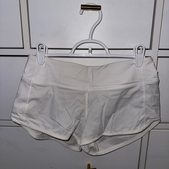 Lululemon white speed-up 2.5 inch shorts (Size 4) - Picture 2 of 3